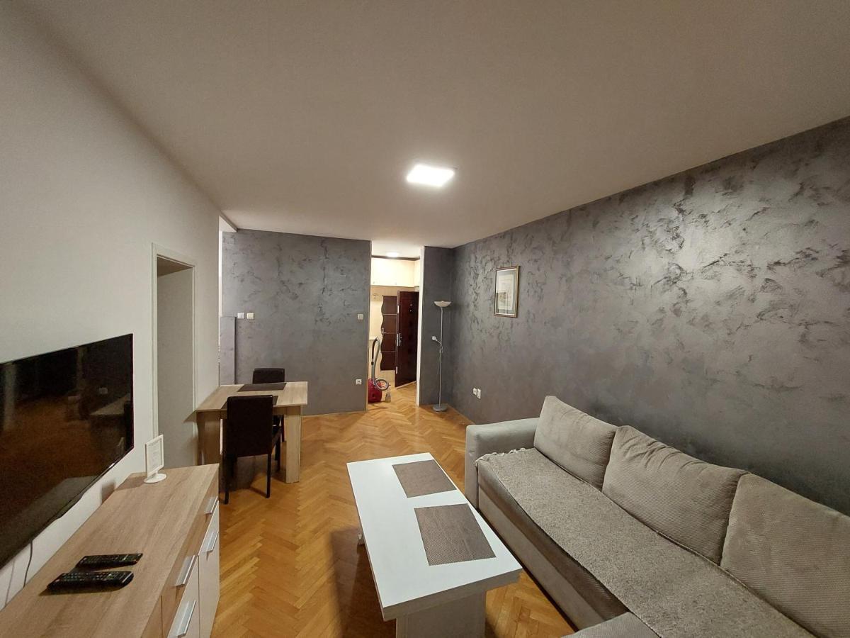 Apartmani Jasmin Novi Sad Bagian luar foto