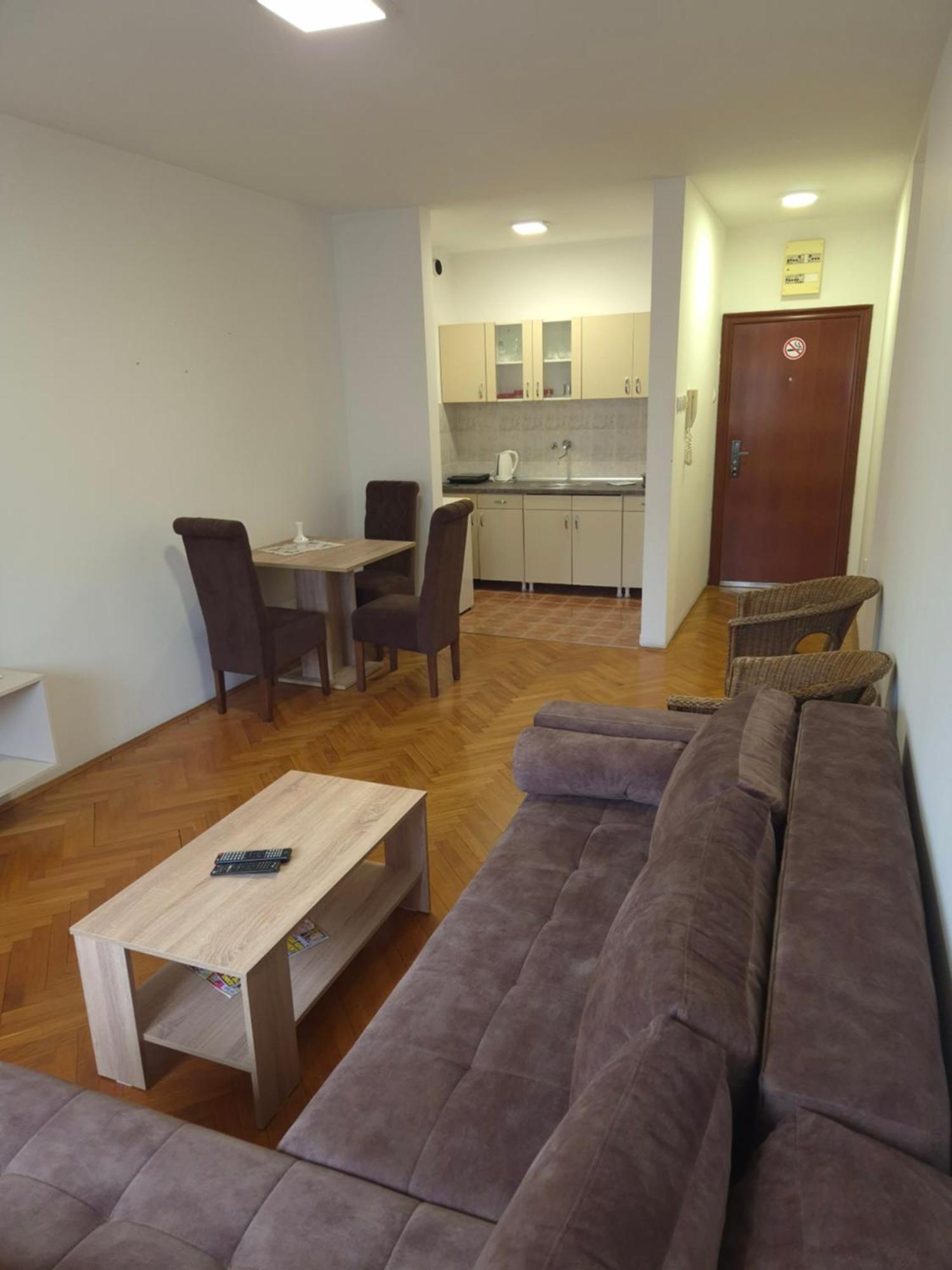 Apartmani Jasmin Novi Sad Bagian luar foto